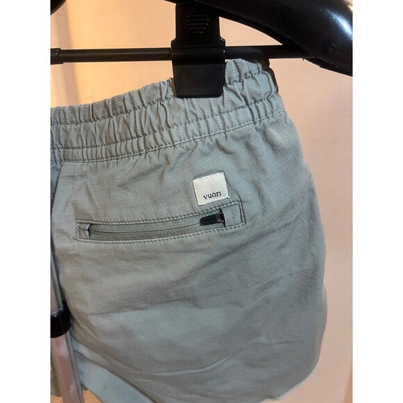 Vuori Women’s Vintage Ripstop Shorts in Eucalyptus Size X-Small - Picture 6 of 10